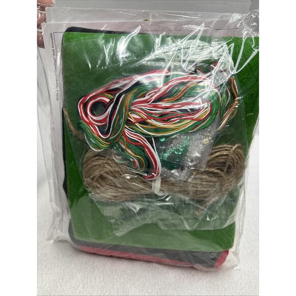 Vtg Bucilla Christmas Felt Bath Ensemble Kit DIY Snowman Seat & Tank Cover 85184 - Picture 6 of 7